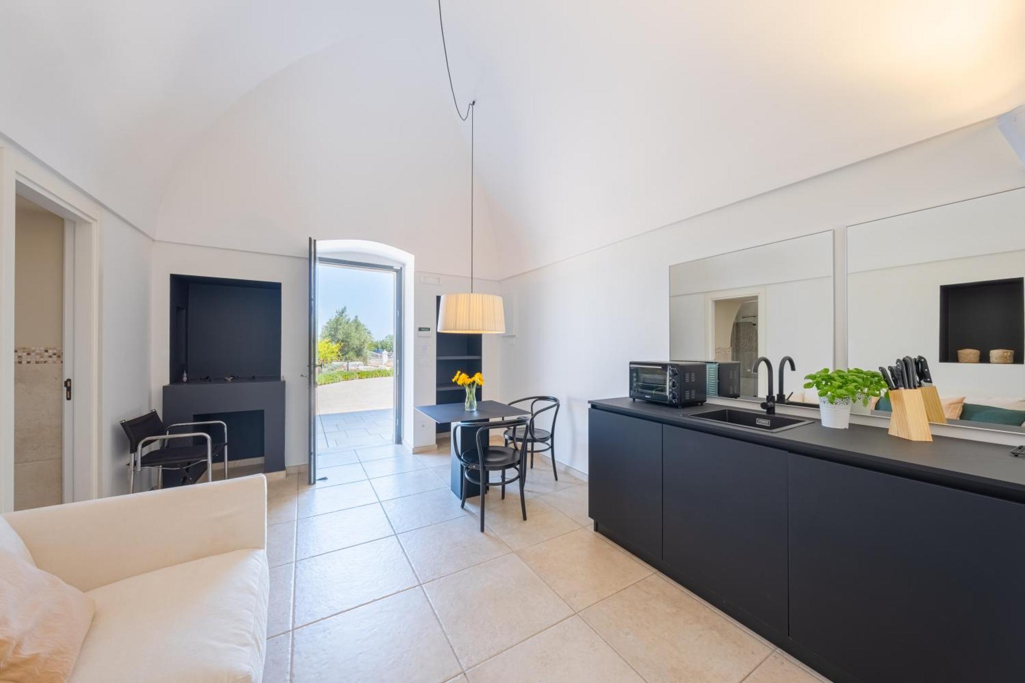 Pati Design Apartments - With Private Patio Or Terrace And Swimming Pool مونوبولي المظهر الخارجي الصورة