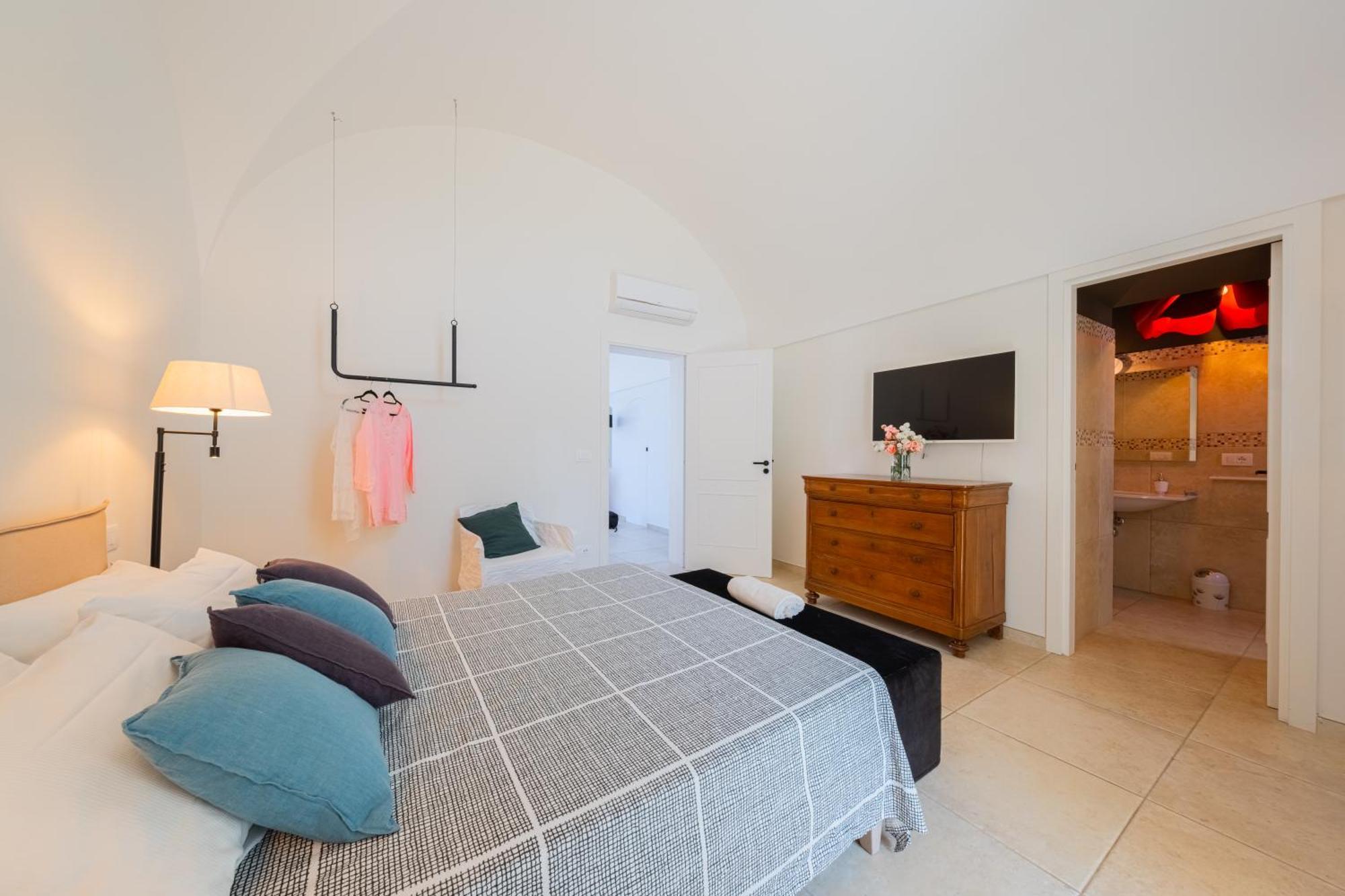 Pati Design Apartments - With Private Patio Or Terrace And Swimming Pool مونوبولي المظهر الخارجي الصورة