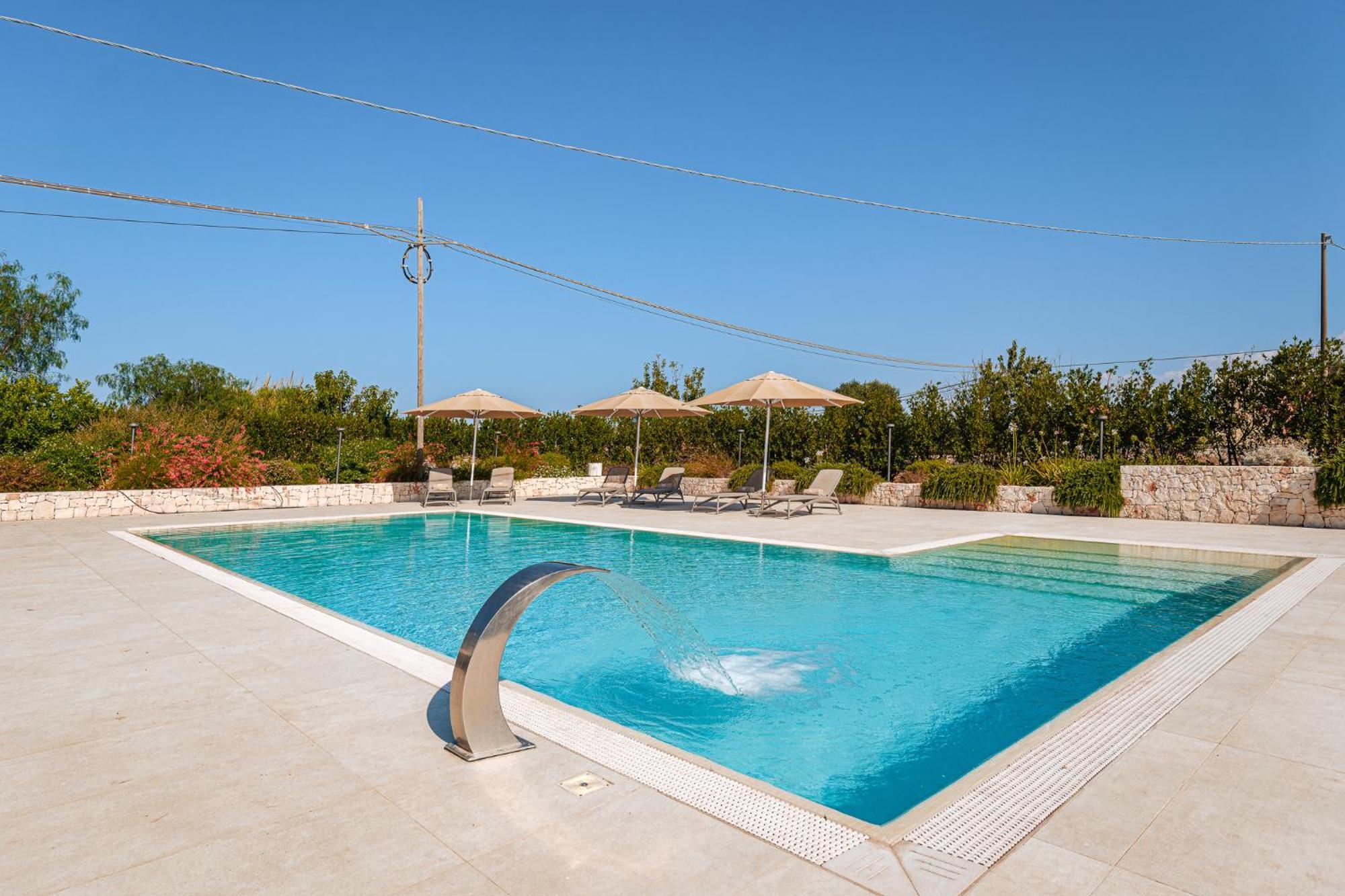 Pati Design Apartments - With Private Patio Or Terrace And Swimming Pool مونوبولي المظهر الخارجي الصورة